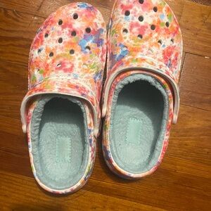 Fuzzy Crocs- Women’s 7